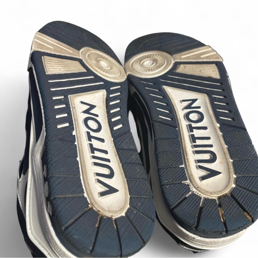 Louis Vuitton Navy and White Sneakers - Picture 4 of 4